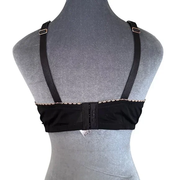 Amoena  Mastectomy Bra - Picture 4 of 5